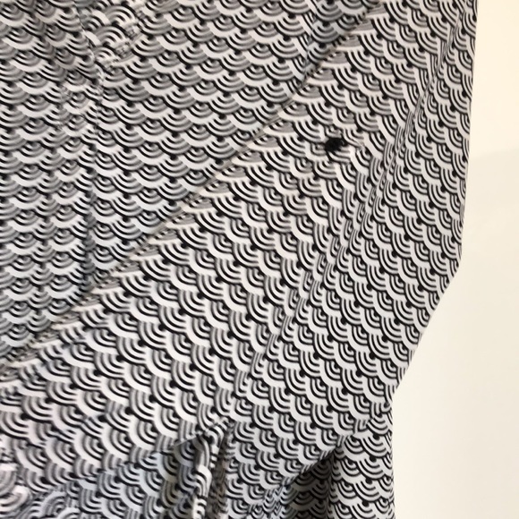 Black and White Blouse - Picture 3 of 3